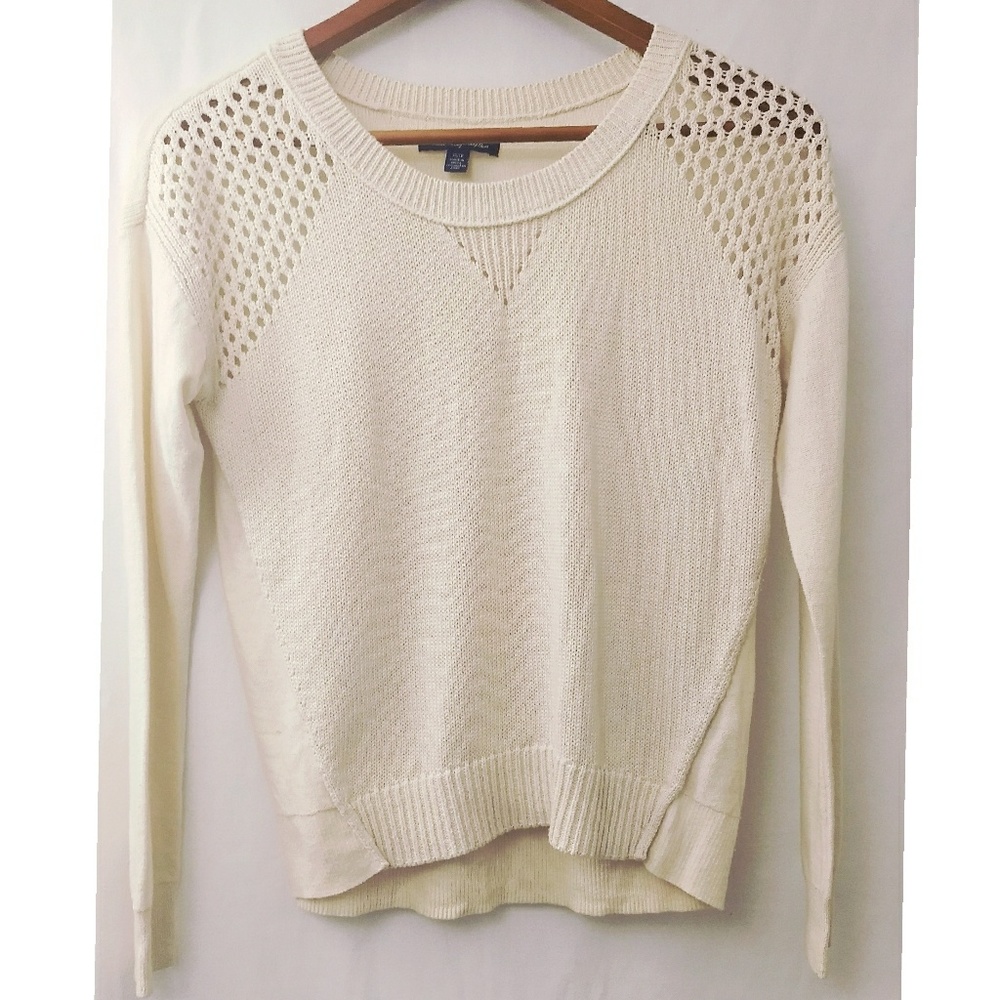 American Eagle sweater
